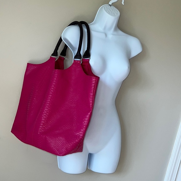 Neiman Marcus Faux Snakeskin Shoulder Bag - Picture 2 of 12